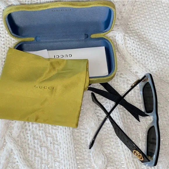 Gucci Black Sunglasses - Picture 4 of 5